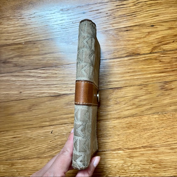 VTG! Michael Kors Trifold Rectangular Leather Jacquard Wallet - Picture 10 of 12